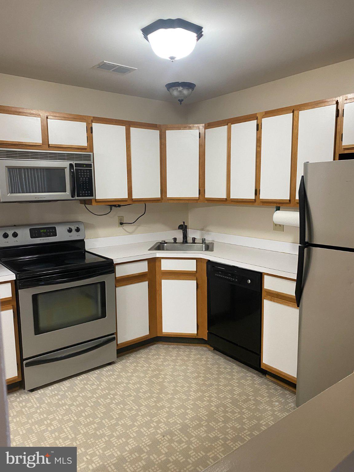 100 TIMBERLAKE TERRACE 7
