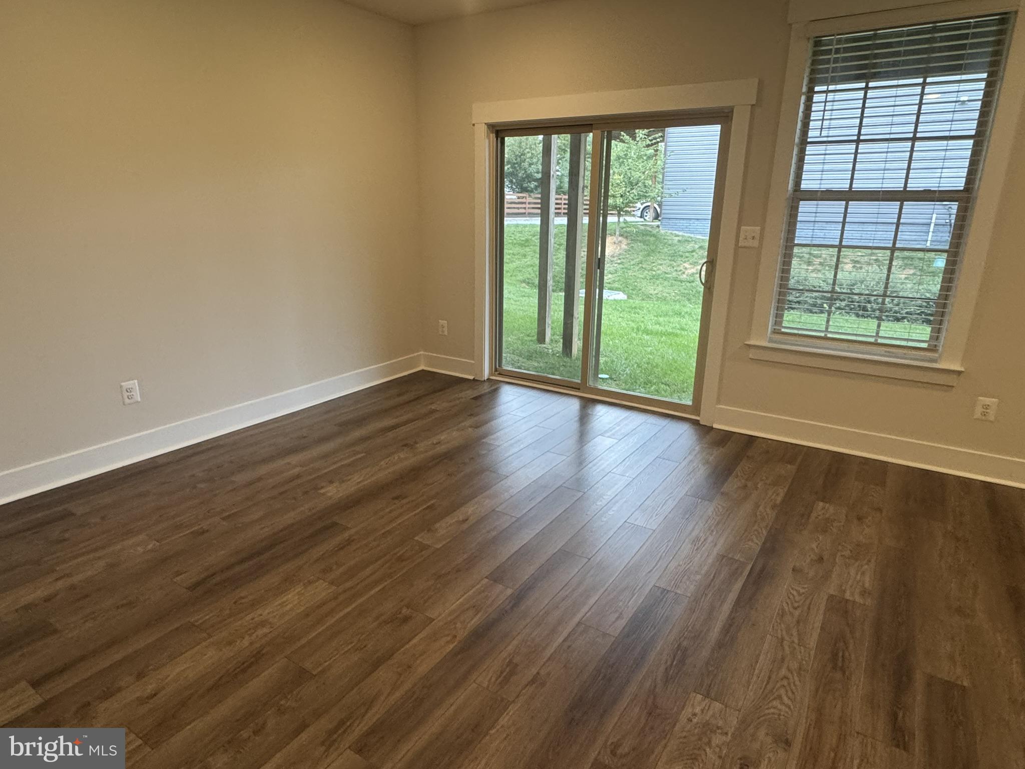 211 POMEGRANATE LANE