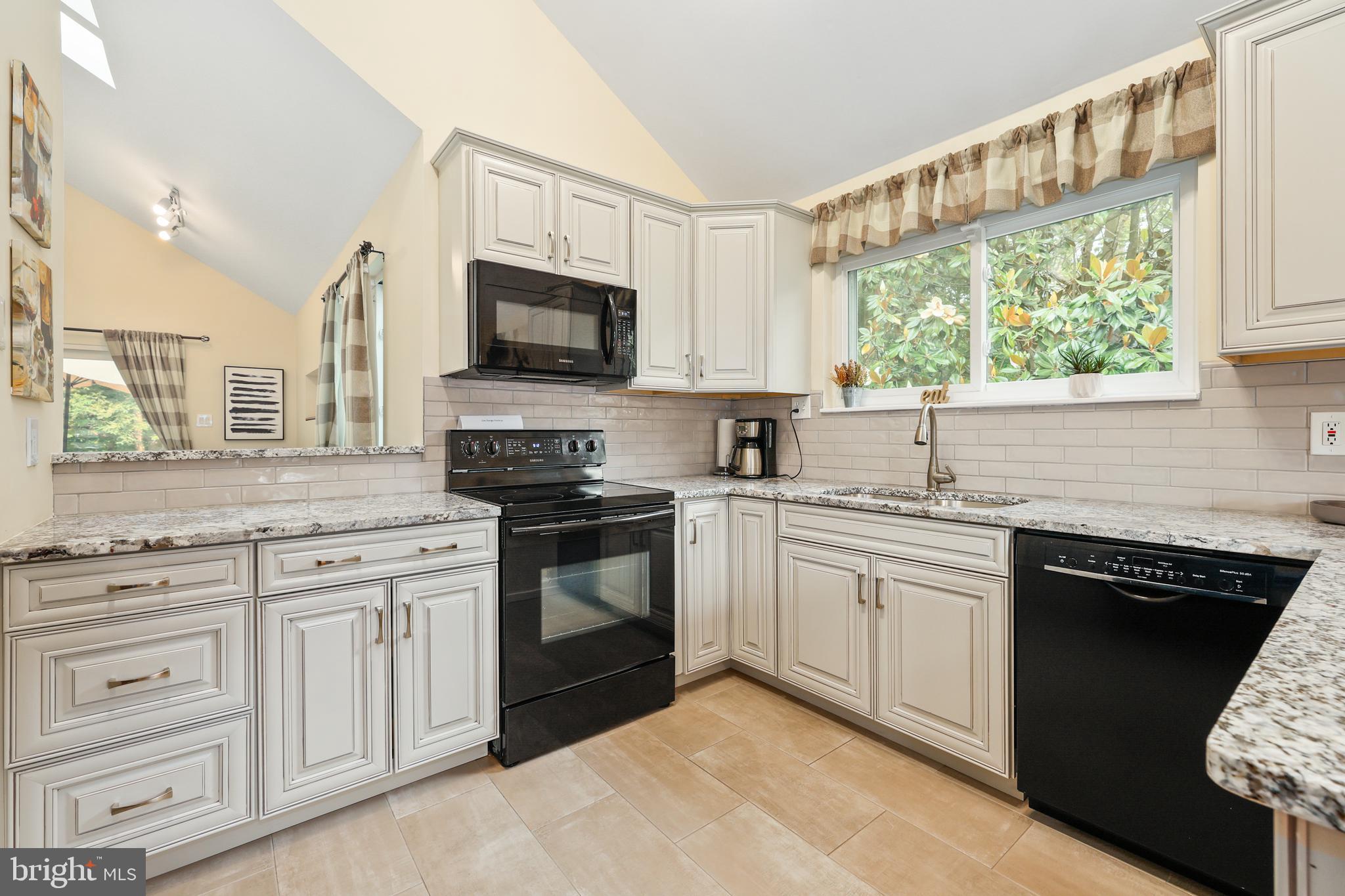 RESTON - Residential