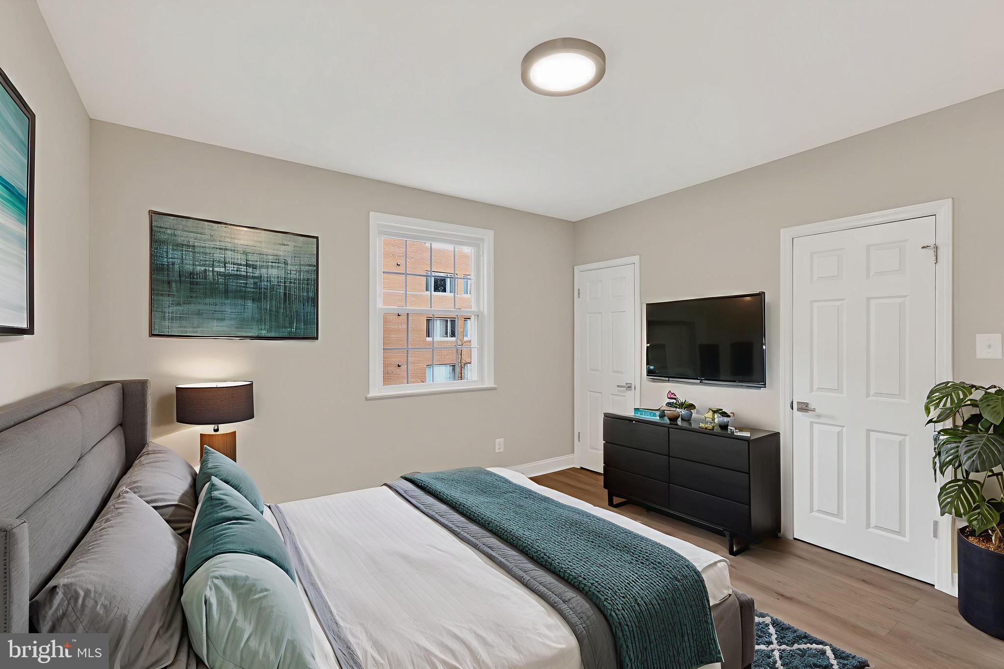 FREDERICK COURTS - Residential