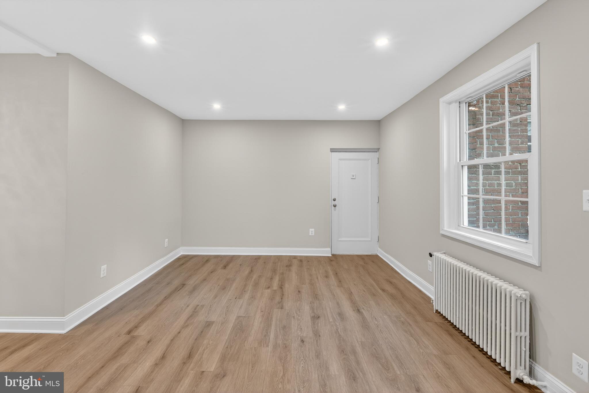 FREDERICK COURTS - Residential