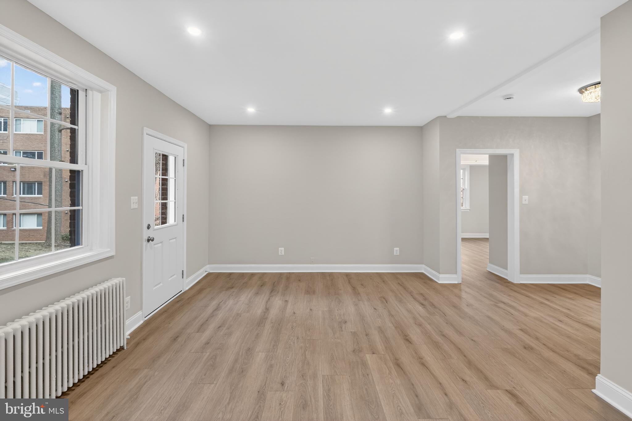 FREDERICK COURTS - Residential