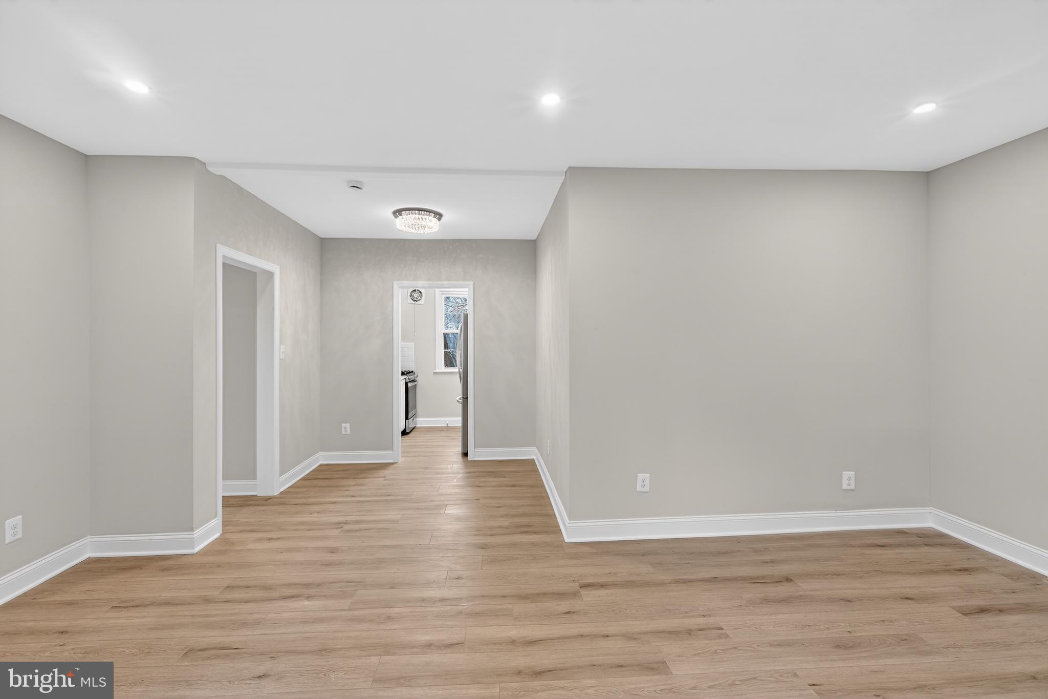 FREDERICK COURTS - Residential