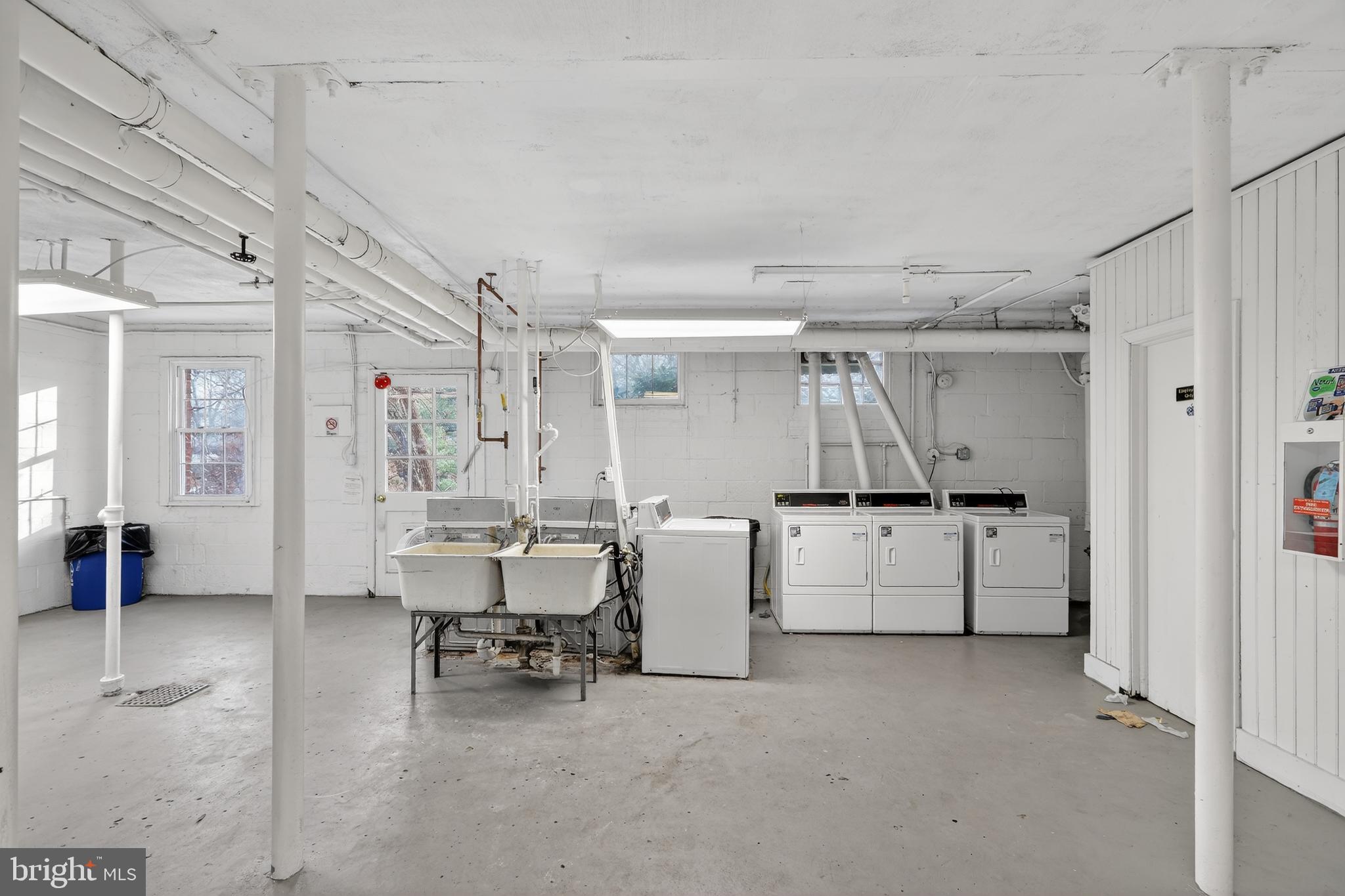 FREDERICK COURTS - Residential