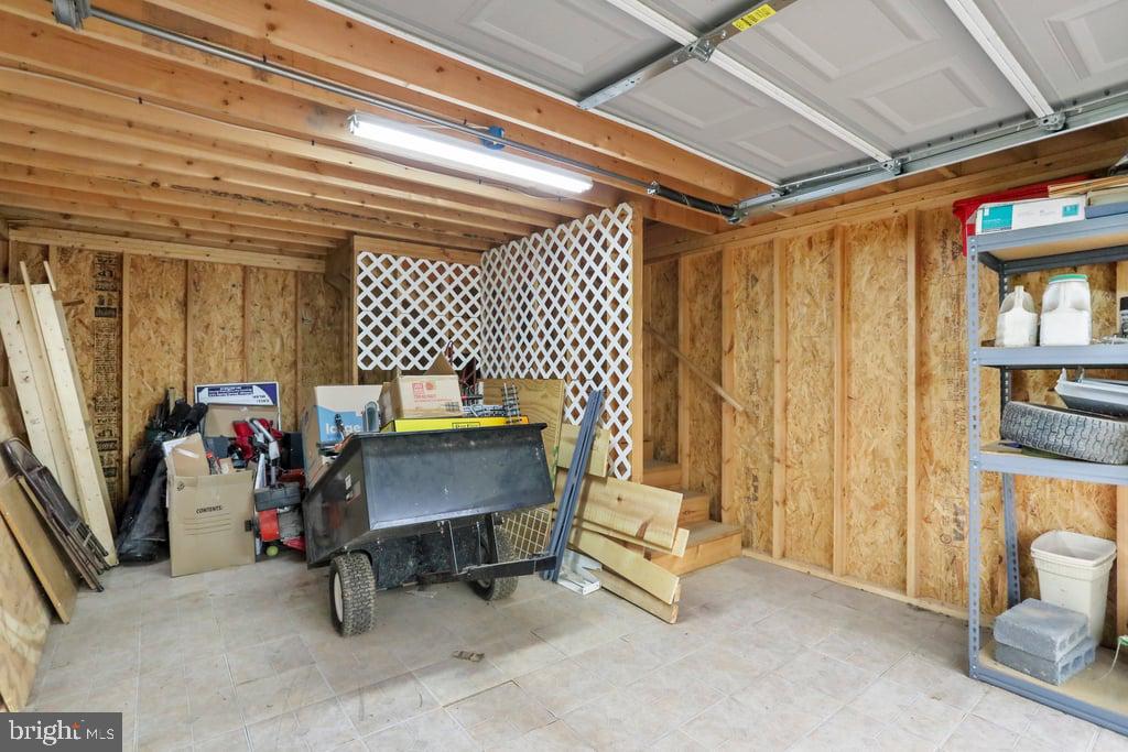 APPLE KNOLLS ESTATES - Residential