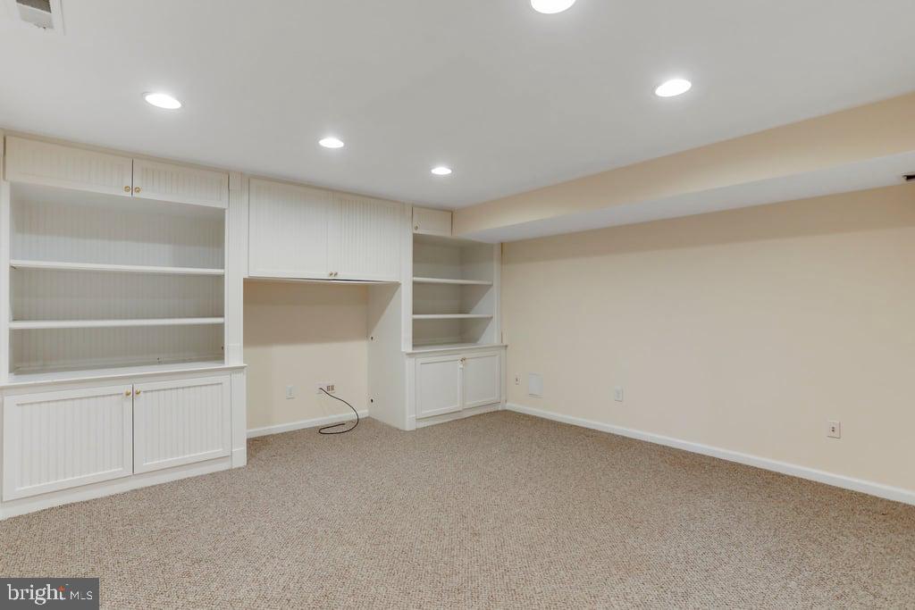 APPLE KNOLLS ESTATES - Residential