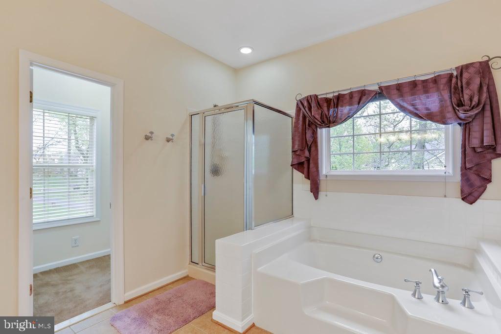 APPLE KNOLLS ESTATES - Residential