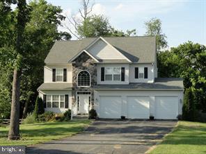 APPLE KNOLLS ESTATES - Residential