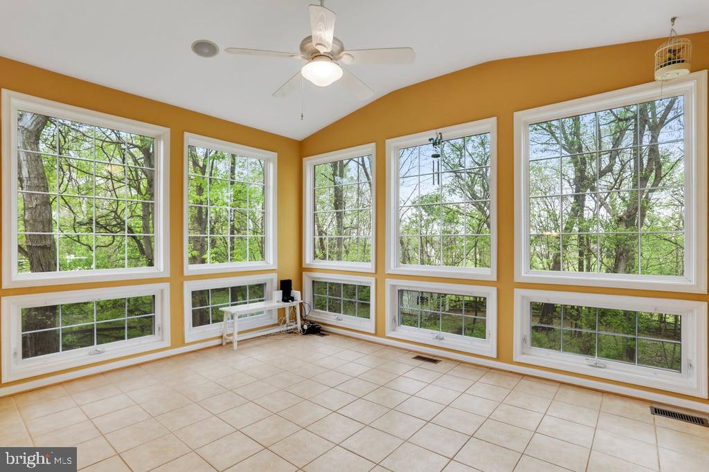 APPLE KNOLLS ESTATES - Residential