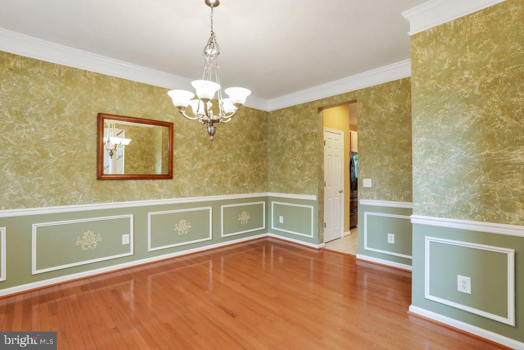 APPLE KNOLLS ESTATES - Residential