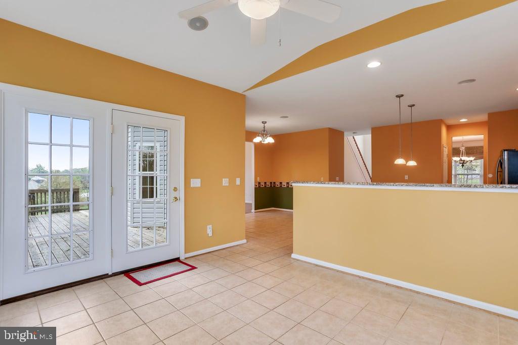 APPLE KNOLLS ESTATES - Residential