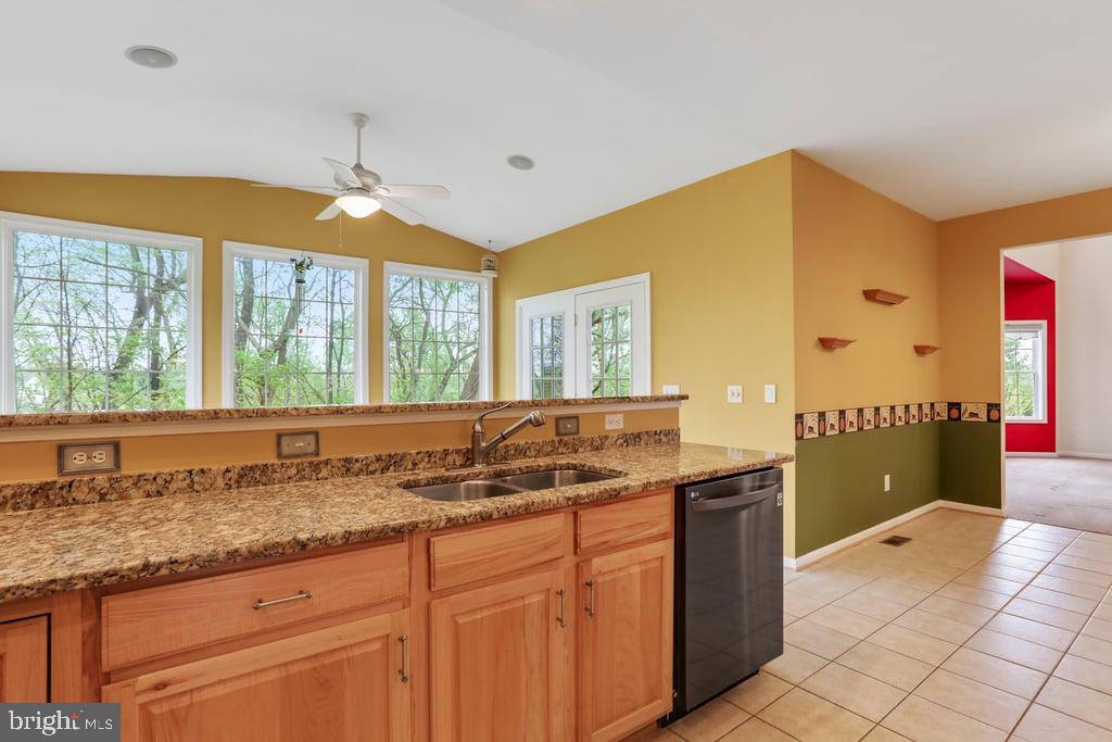 APPLE KNOLLS ESTATES - Residential