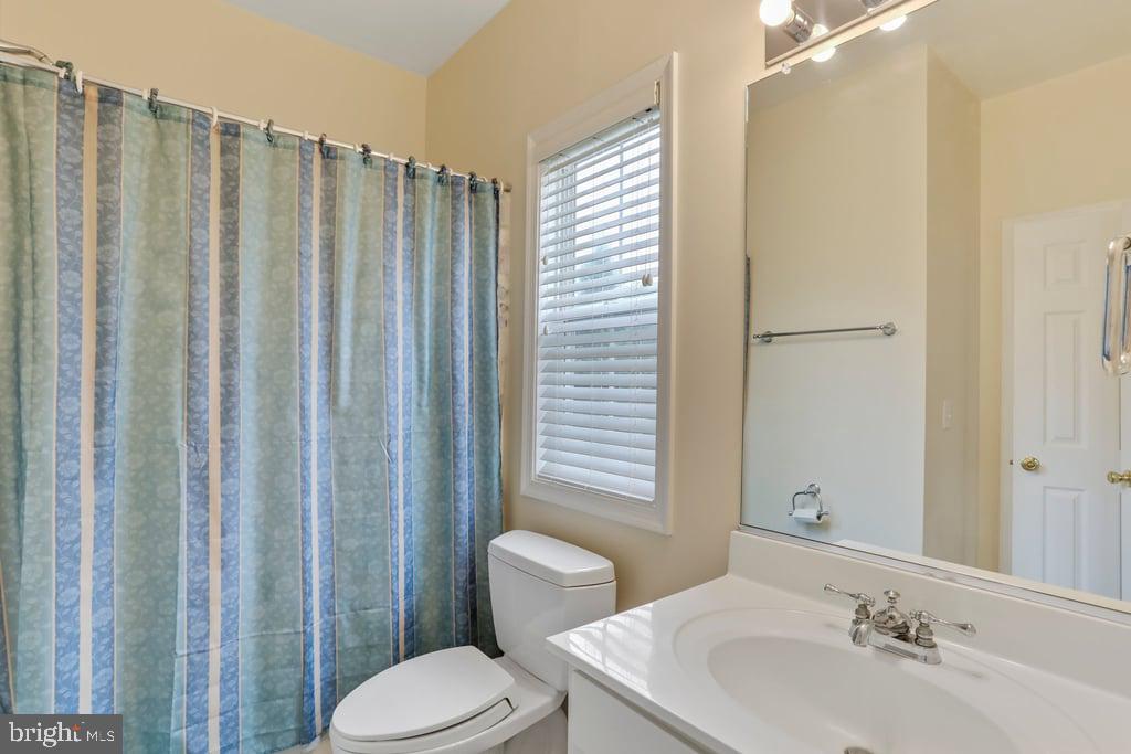 APPLE KNOLLS ESTATES - Residential