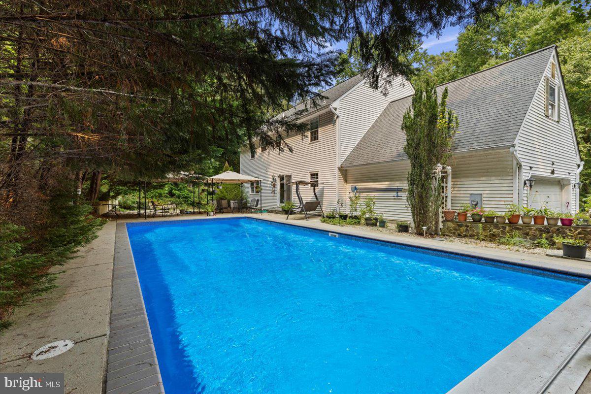 VICTORIA STATION - Residential