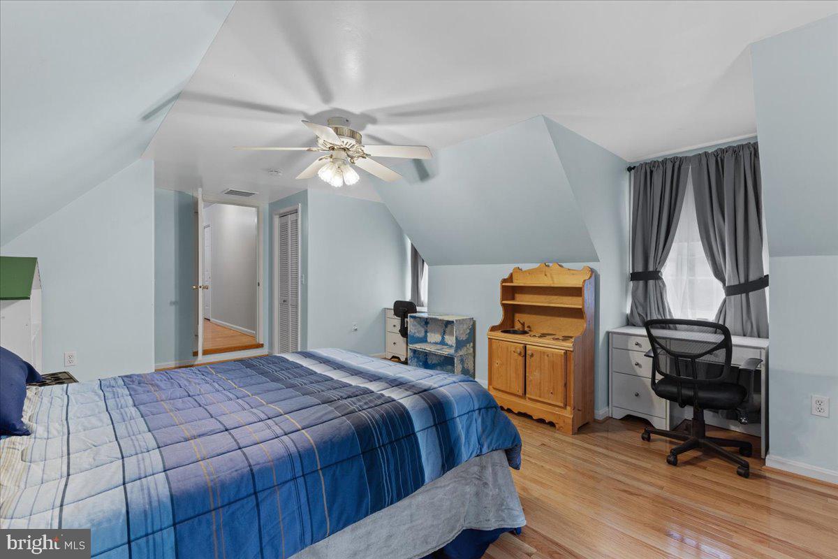 VICTORIA STATION - Residential