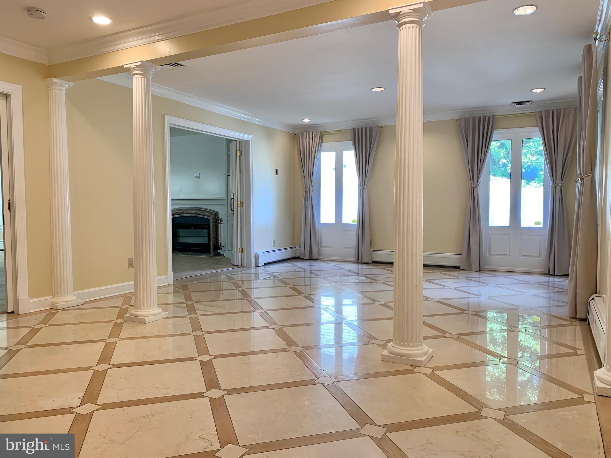 BANNOCKBURN ESTATES - Residential Lease