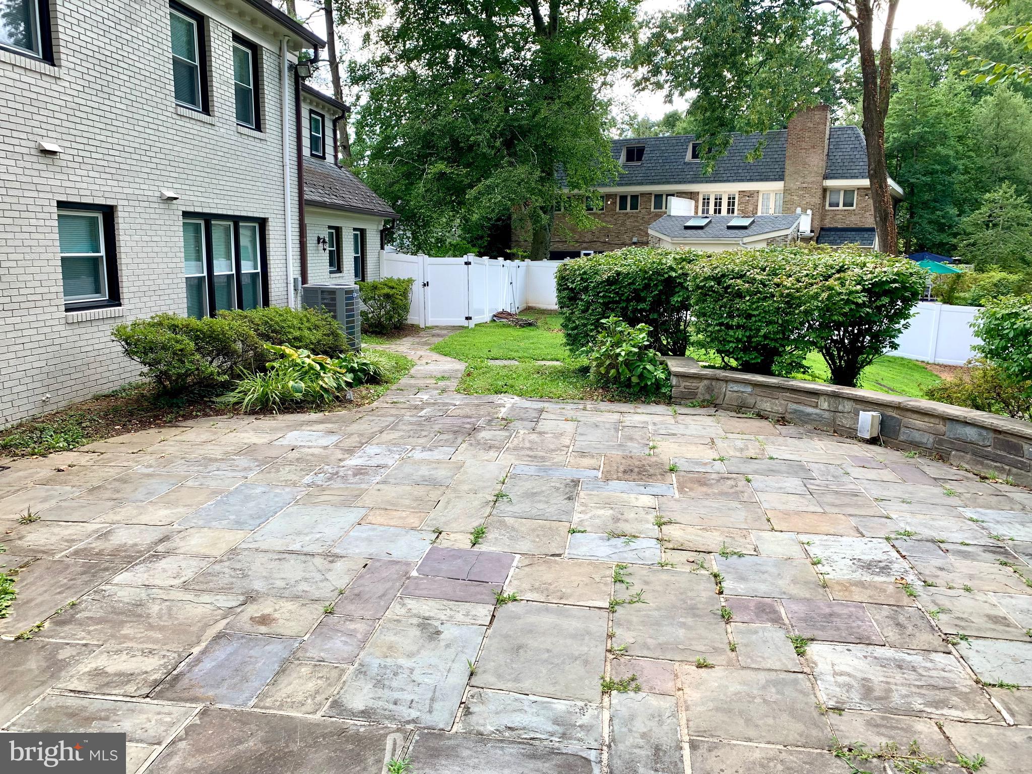 BANNOCKBURN ESTATES - Residential Lease