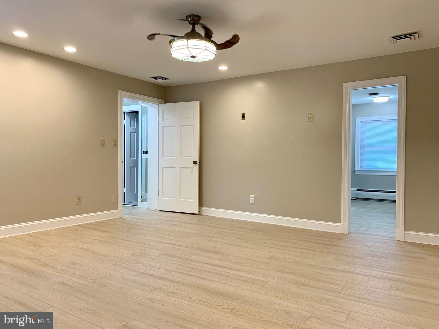 BANNOCKBURN ESTATES - Residential Lease