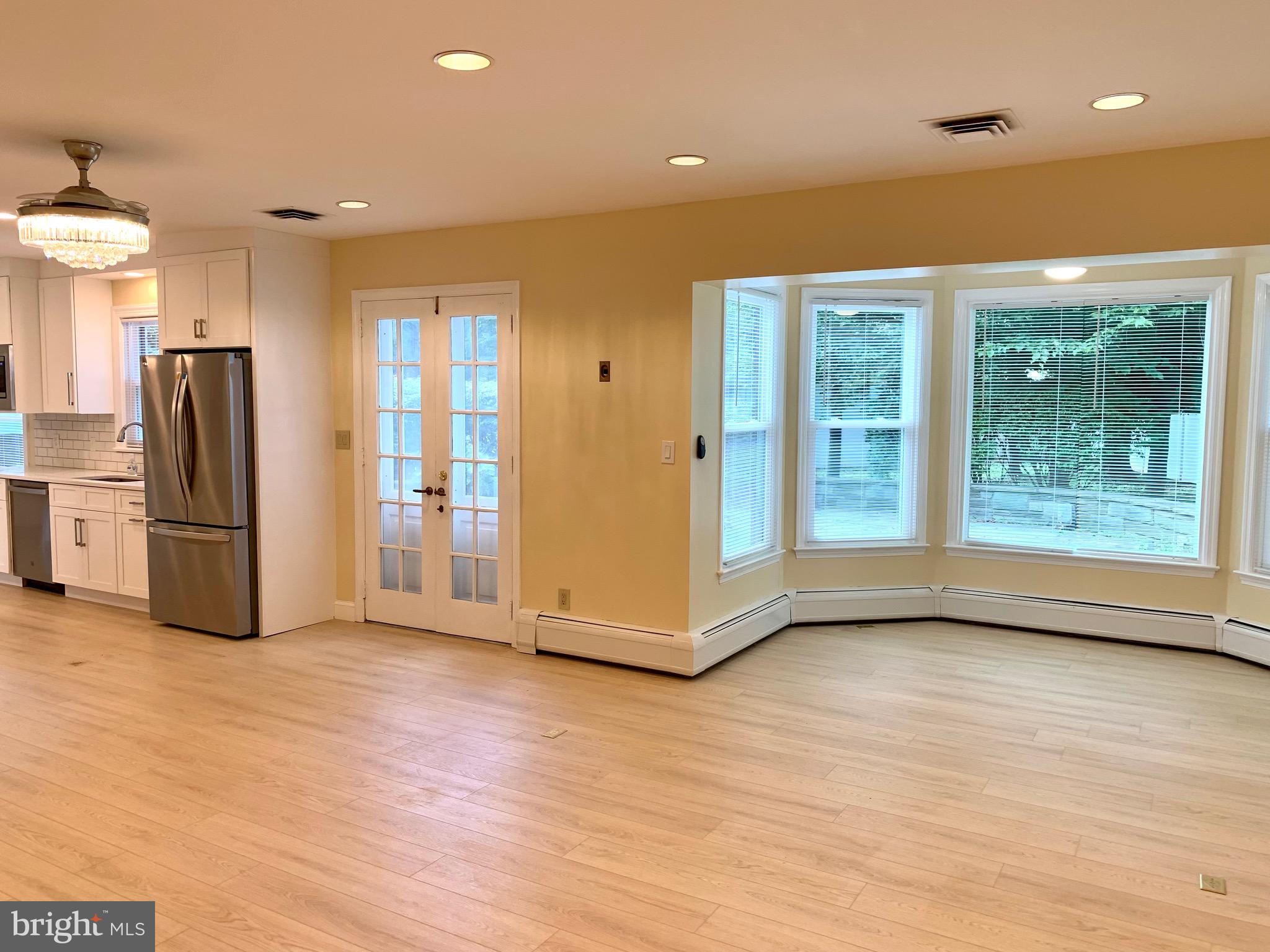 BANNOCKBURN ESTATES - Residential Lease