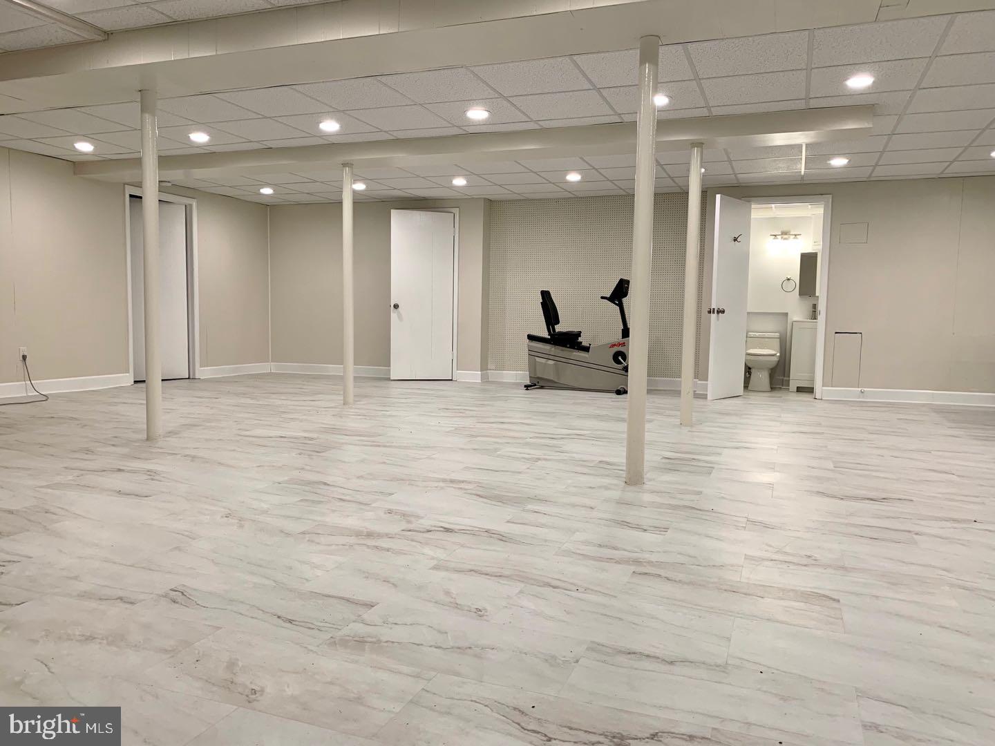 BANNOCKBURN ESTATES - Residential Lease