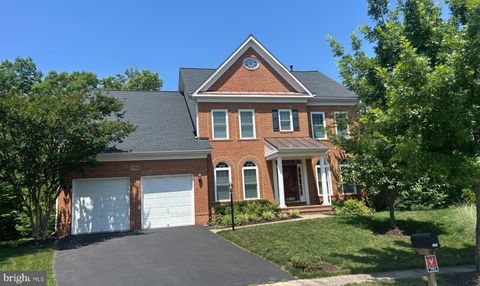Homes For Sale - 1702 Jonafree Court<br/> ODENTON, MD 21113