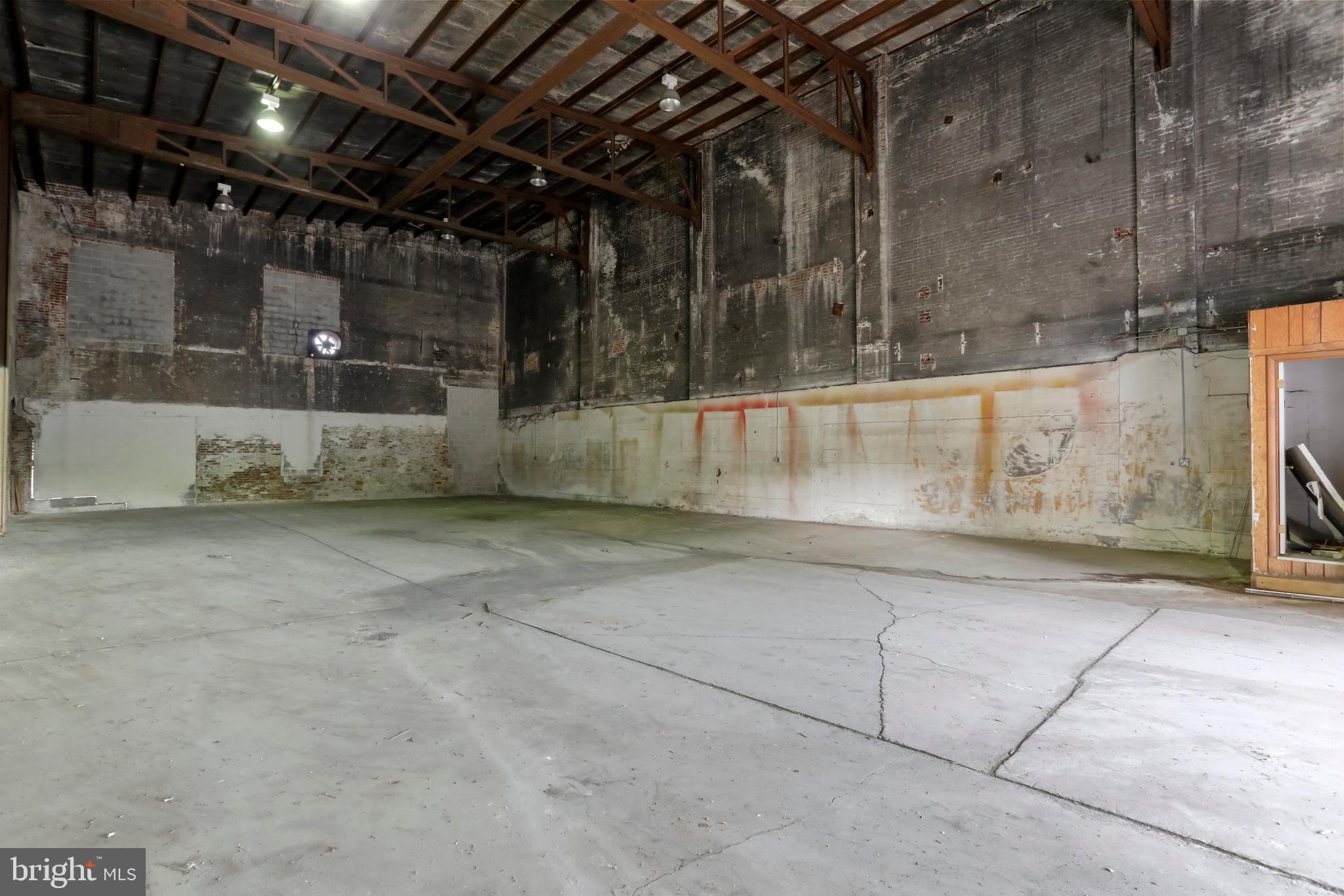 CHAMBERSBURG - Commercial Sale