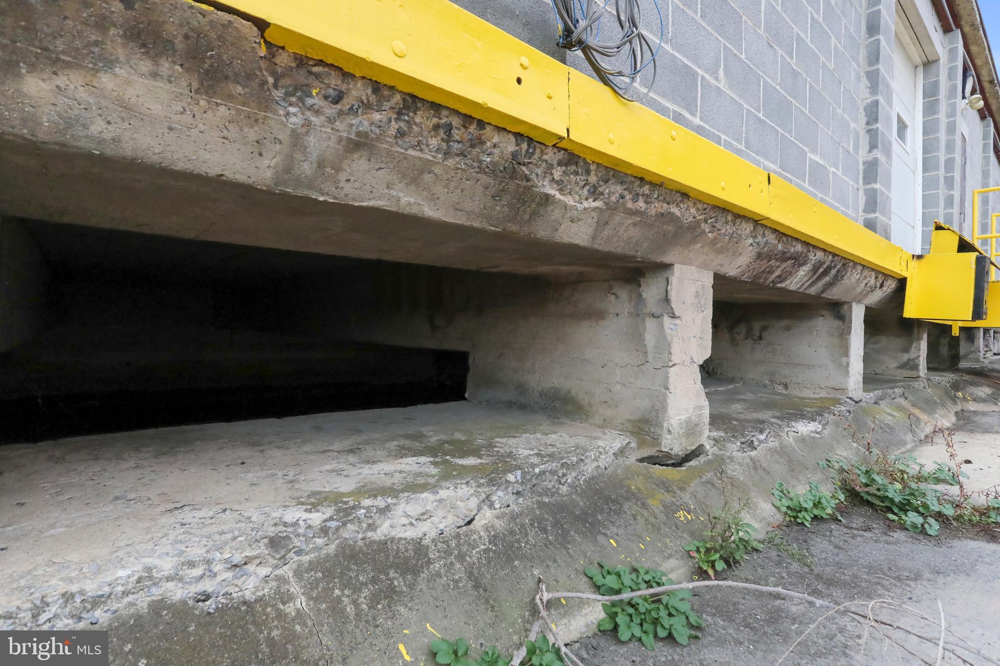 CHAMBERSBURG - Commercial Sale