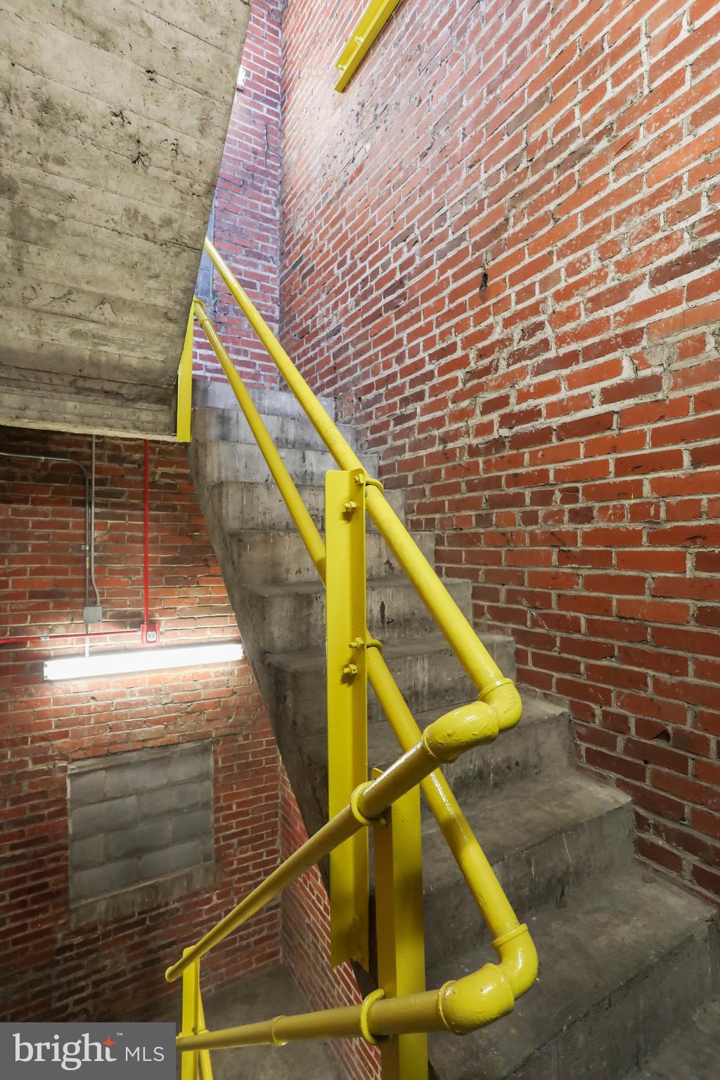 CHAMBERSBURG - Commercial Sale