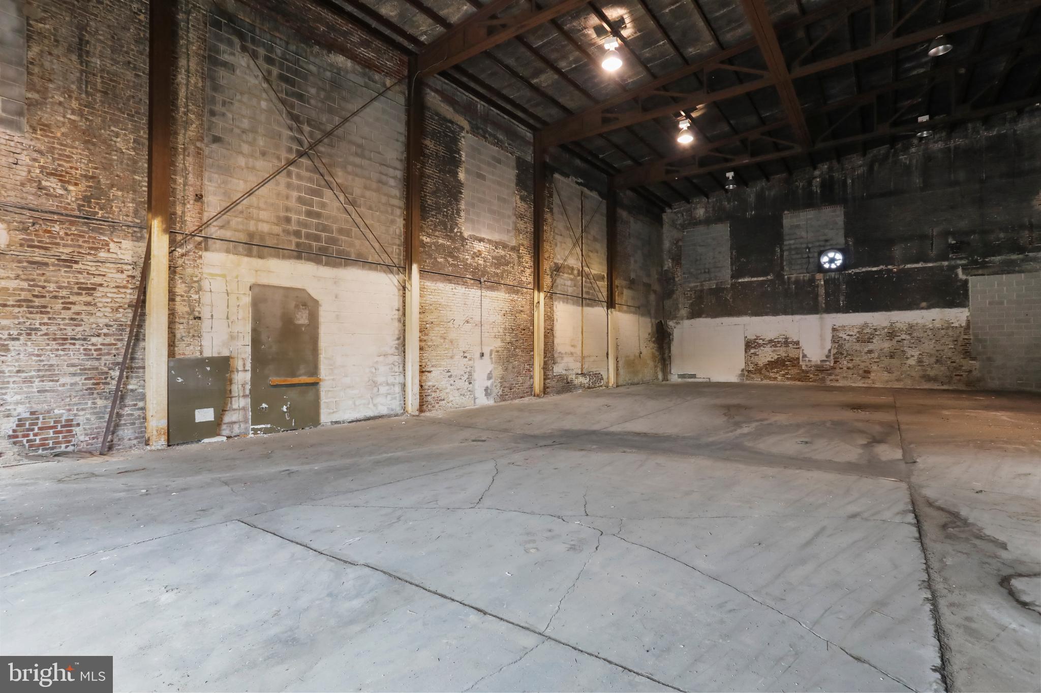 CHAMBERSBURG - Commercial Sale