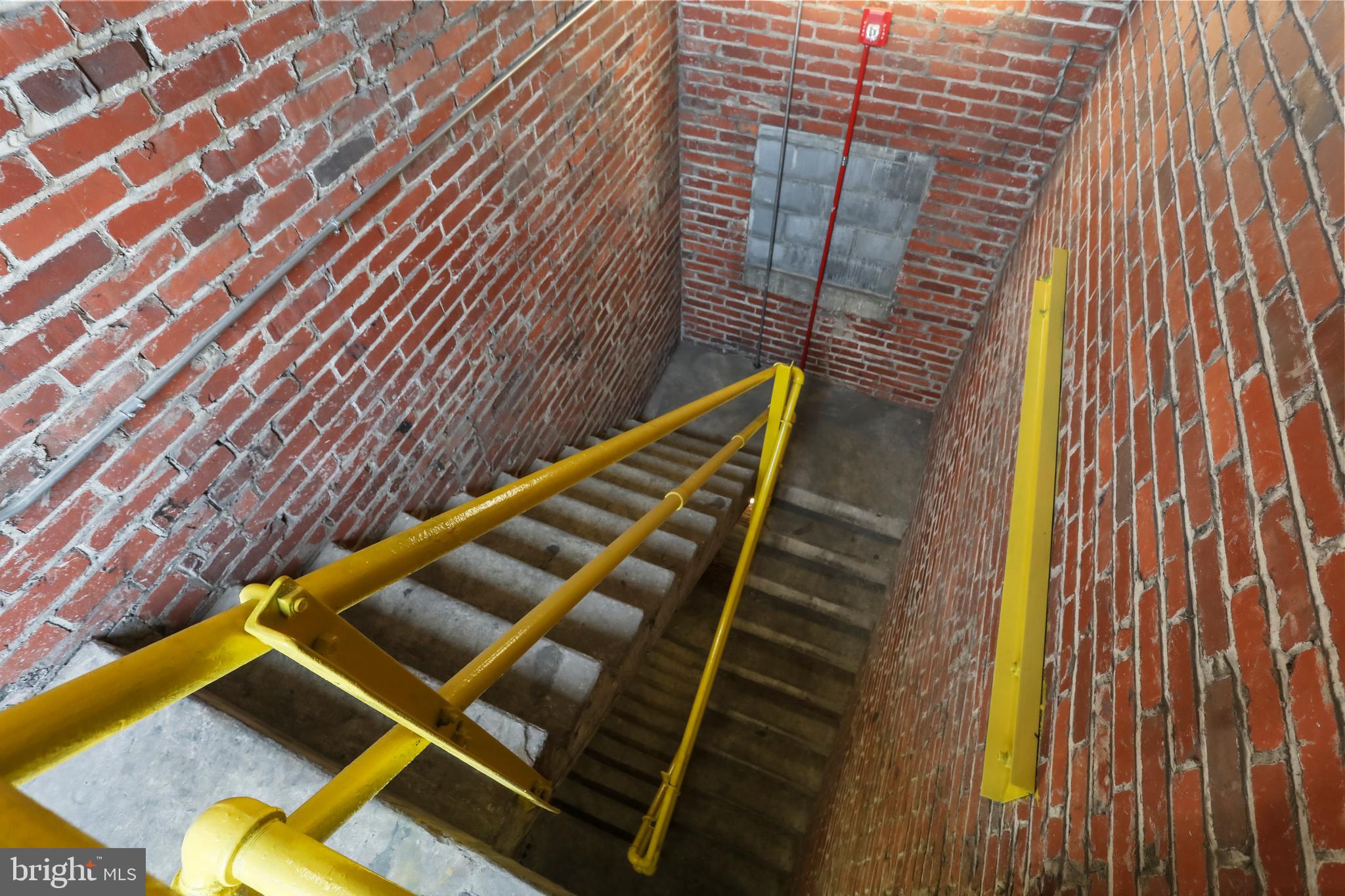 CHAMBERSBURG - Commercial Sale