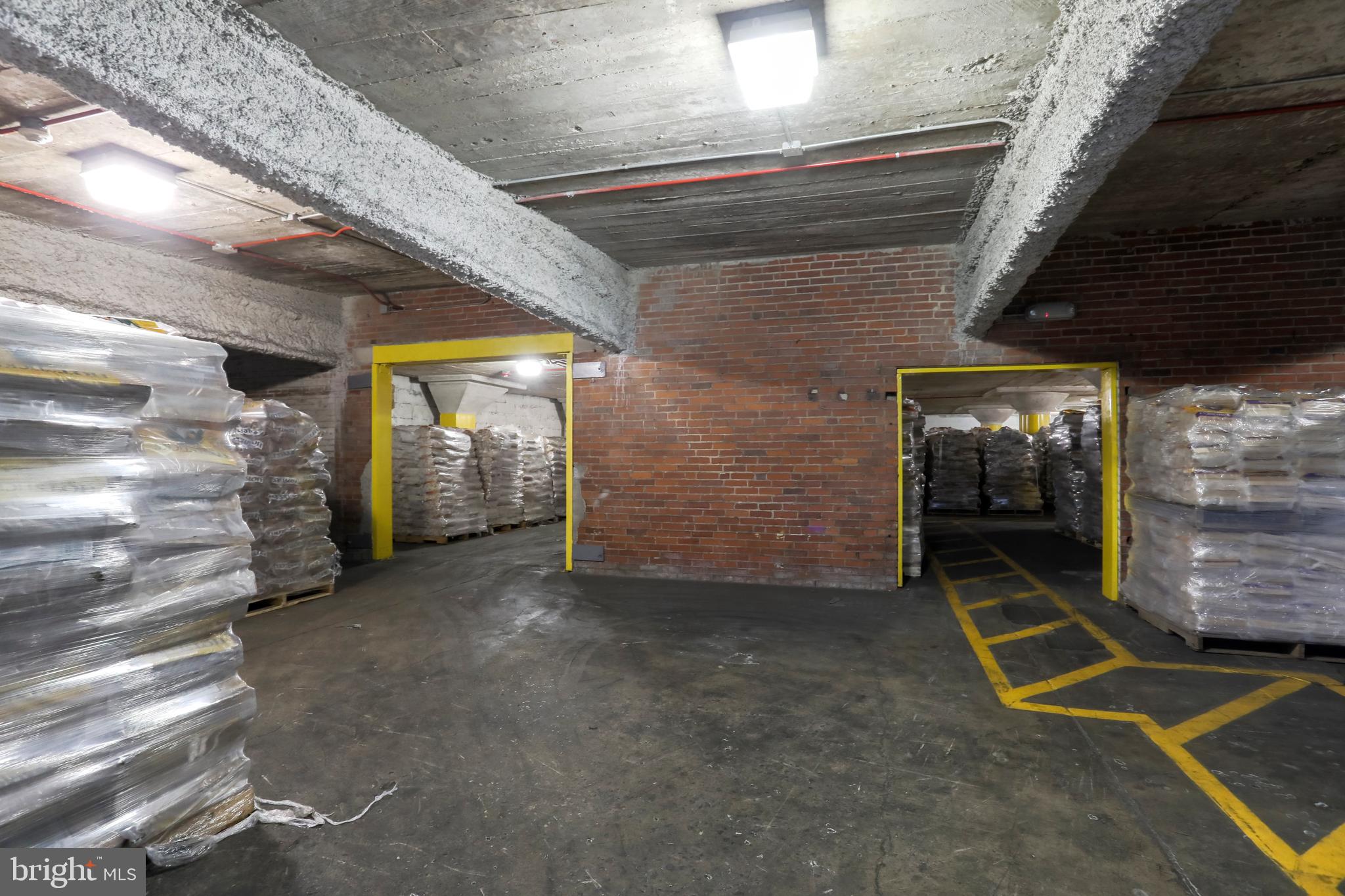 CHAMBERSBURG - Commercial Sale