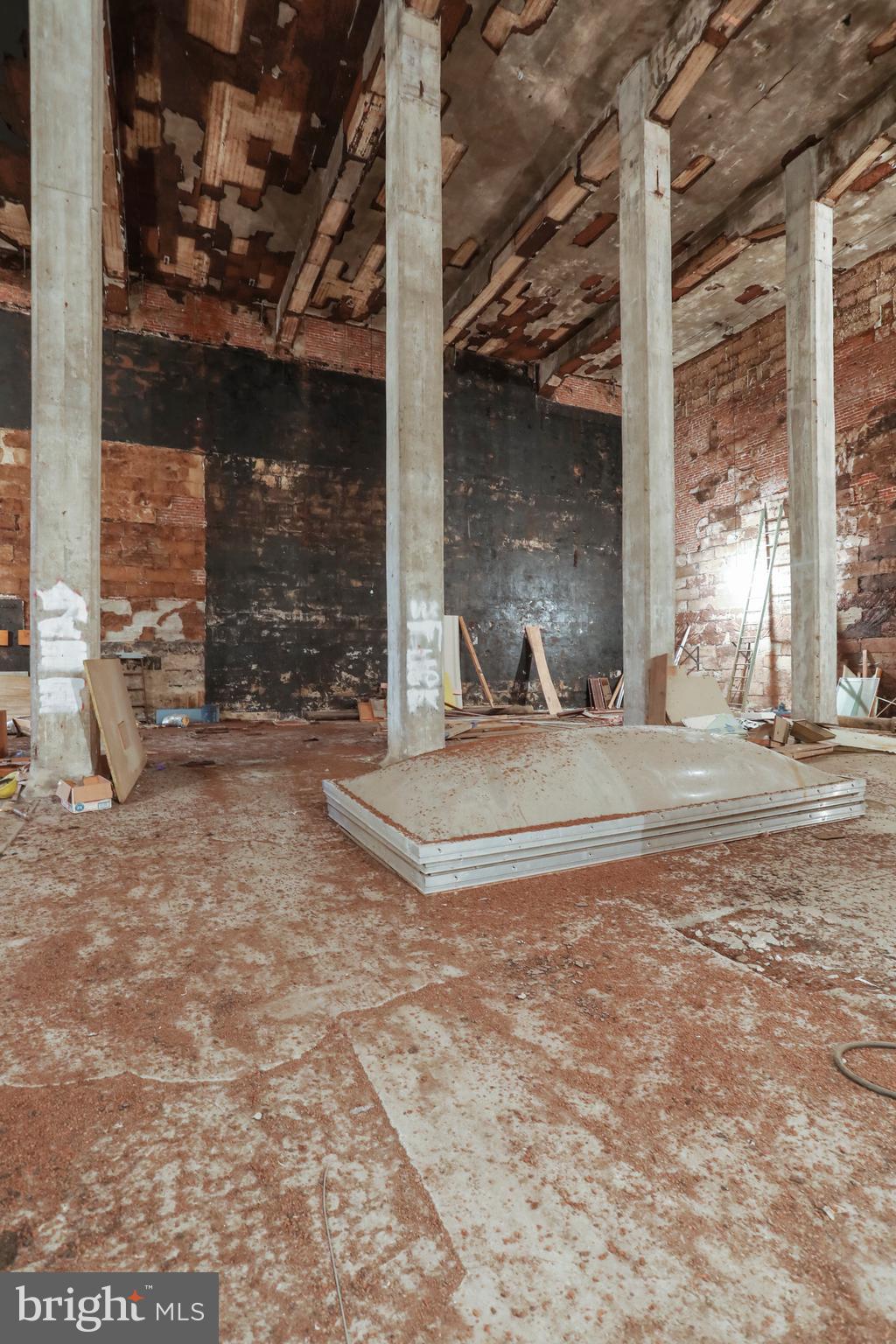 CHAMBERSBURG - Commercial Sale