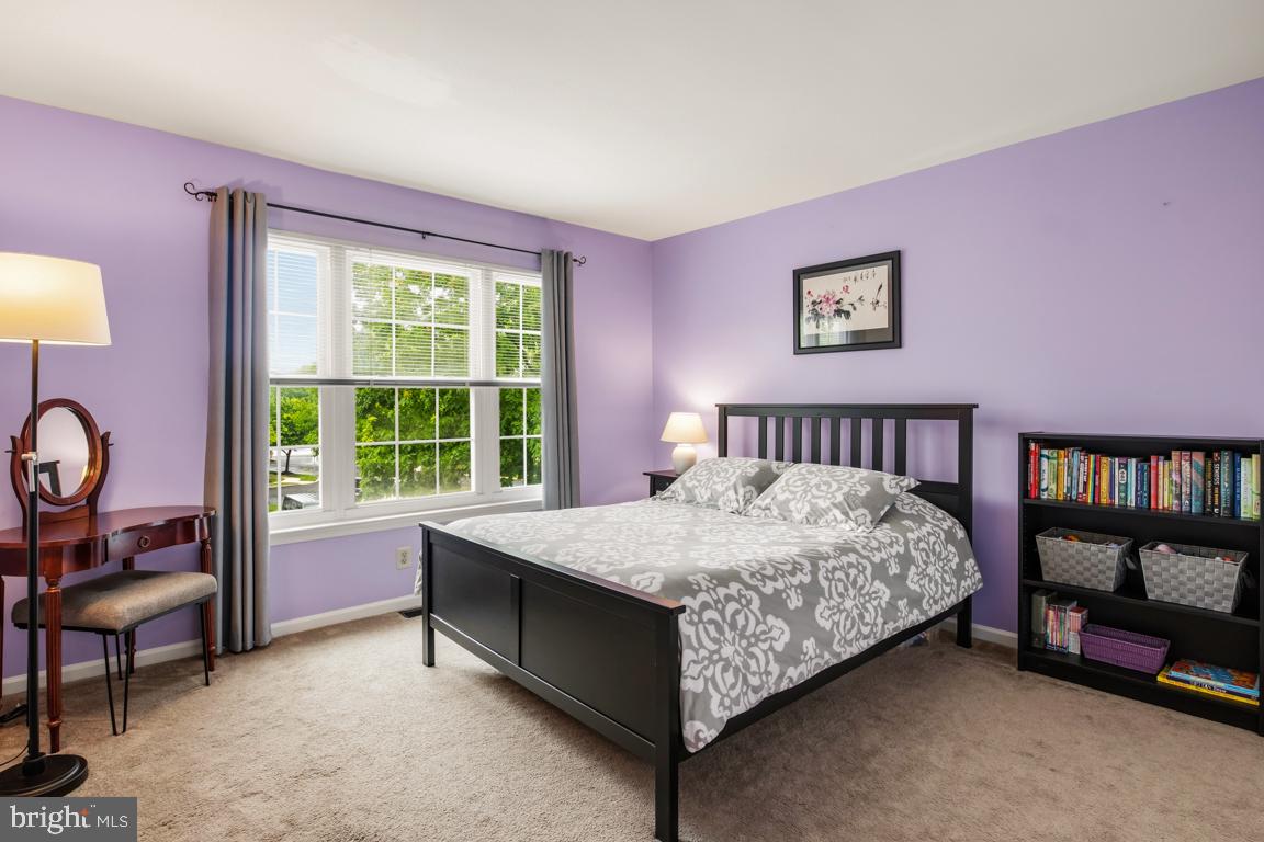 WILLIAMSBURG VILLA - Residential