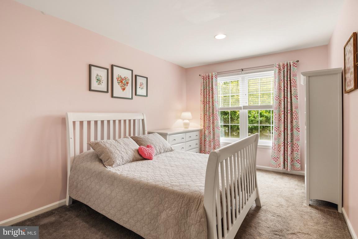 WILLIAMSBURG VILLA - Residential