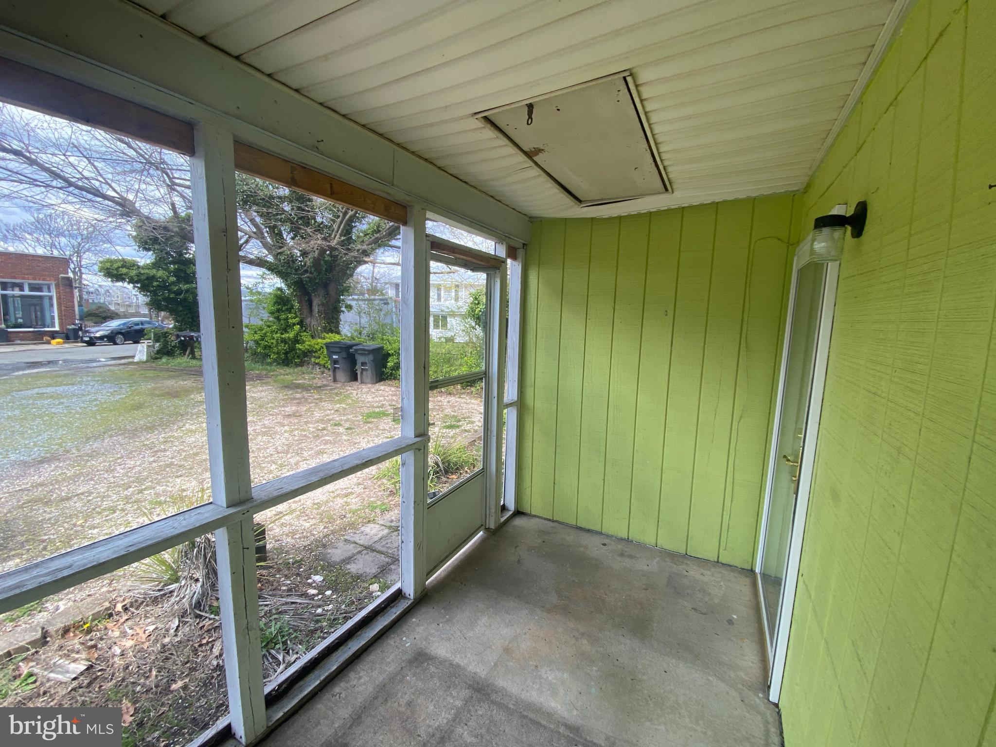 207 NORTH IRVING AVENUE