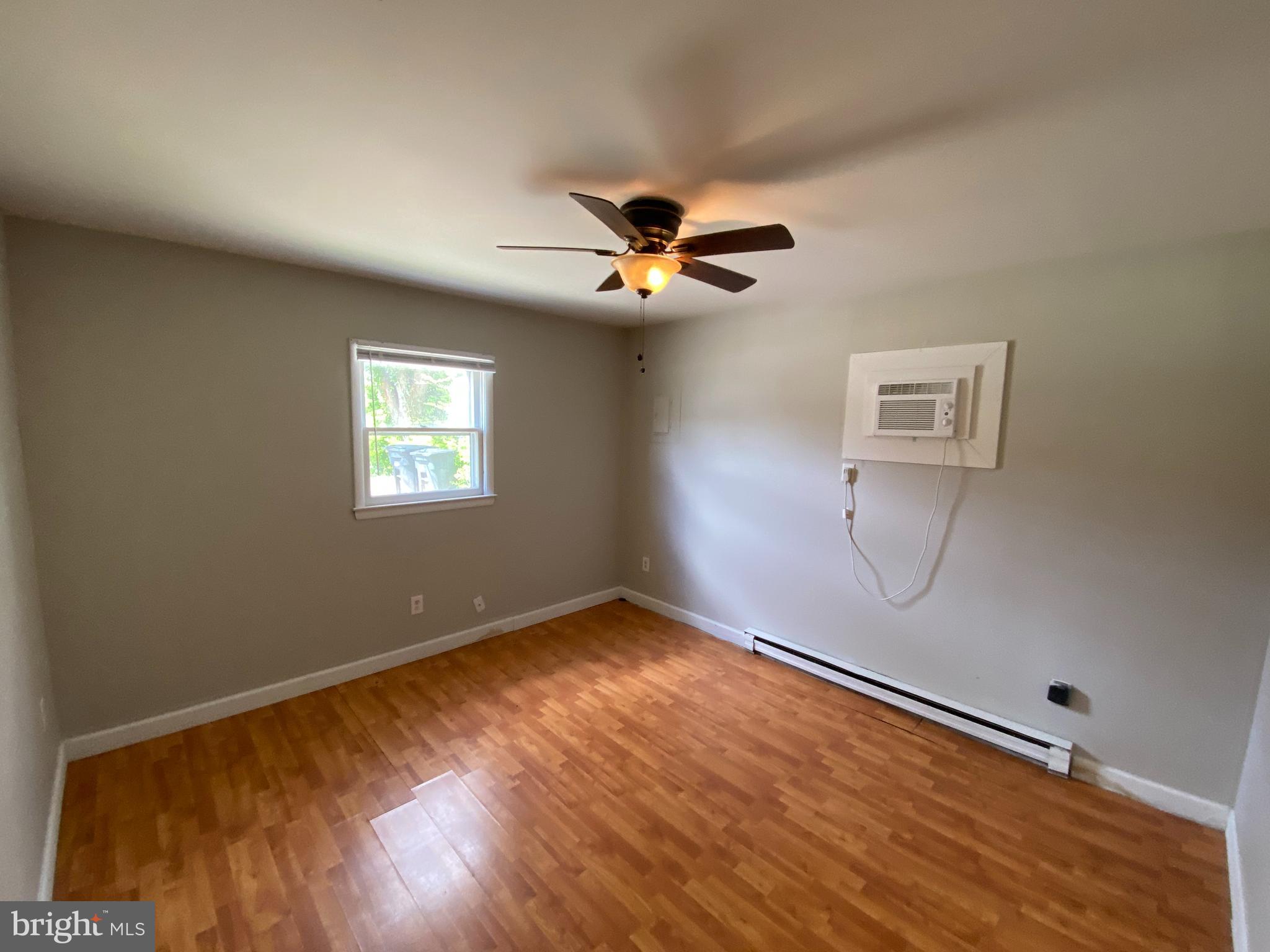 COLONIAL BEACH - Residential Lease