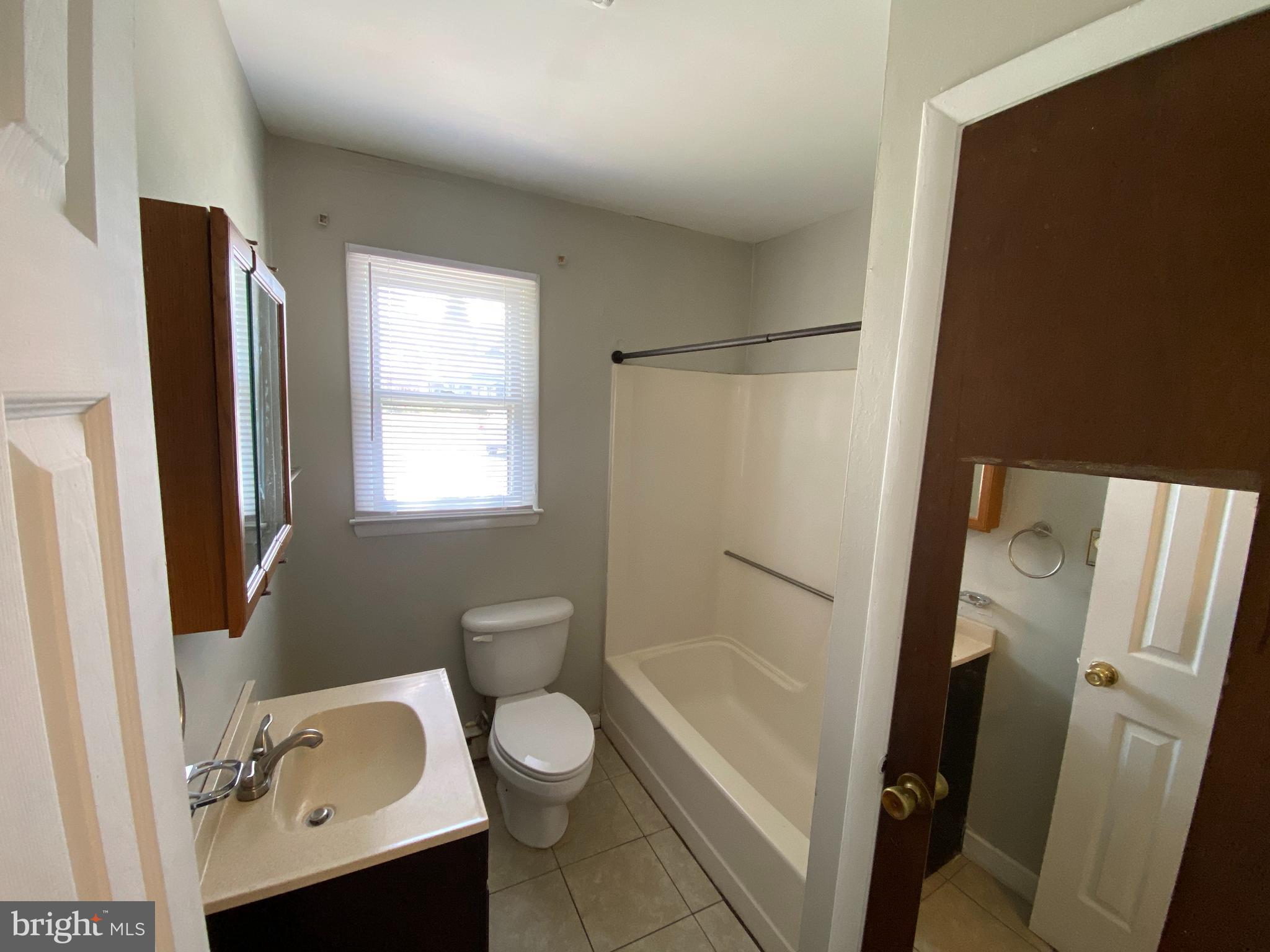 COLONIAL BEACH - Residential Lease