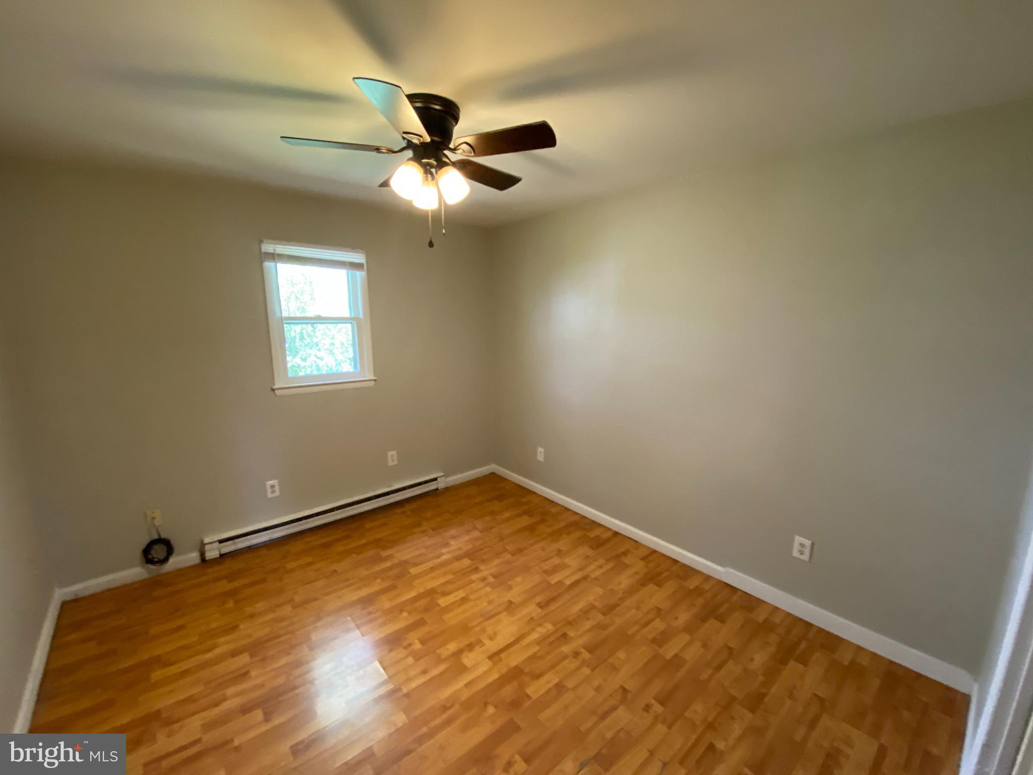 COLONIAL BEACH - Residential Lease