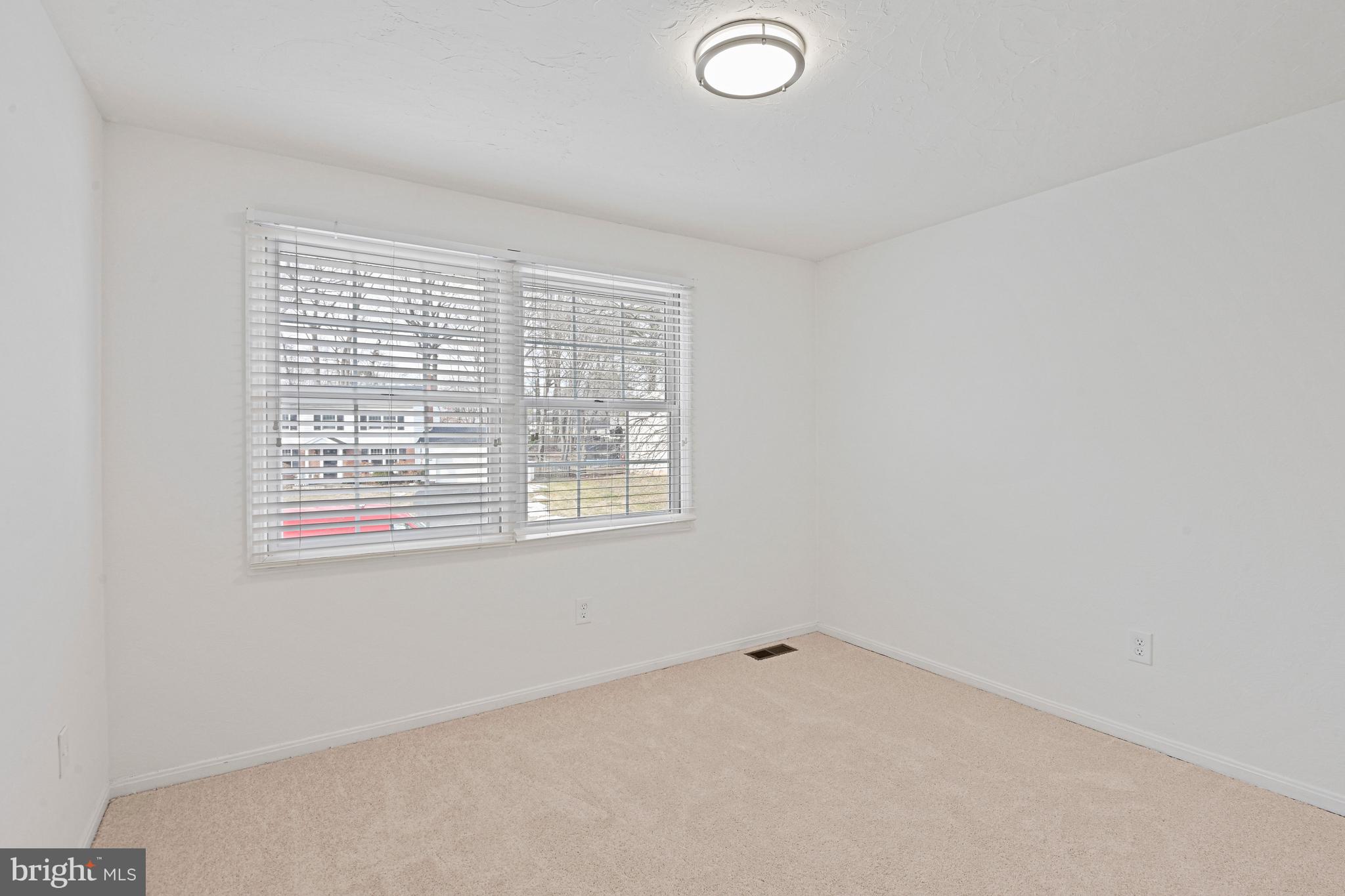 HIDDENBROOK - Residential