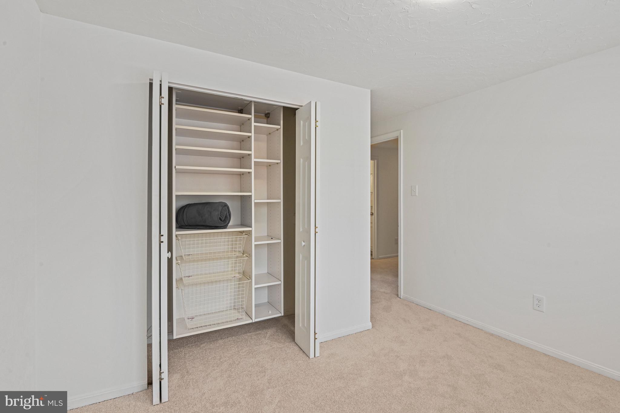 HIDDENBROOK - Residential