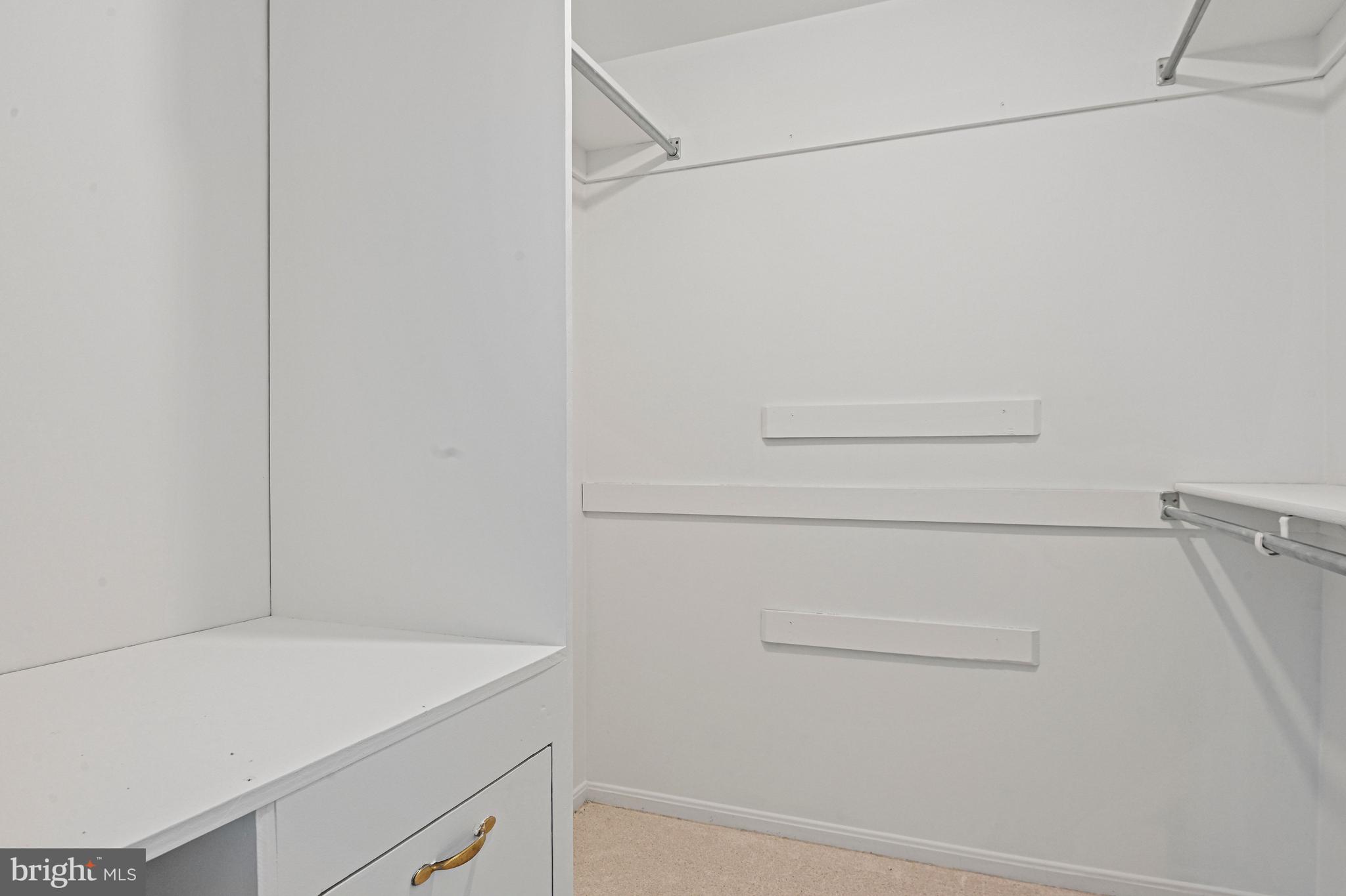 HIDDENBROOK - Residential