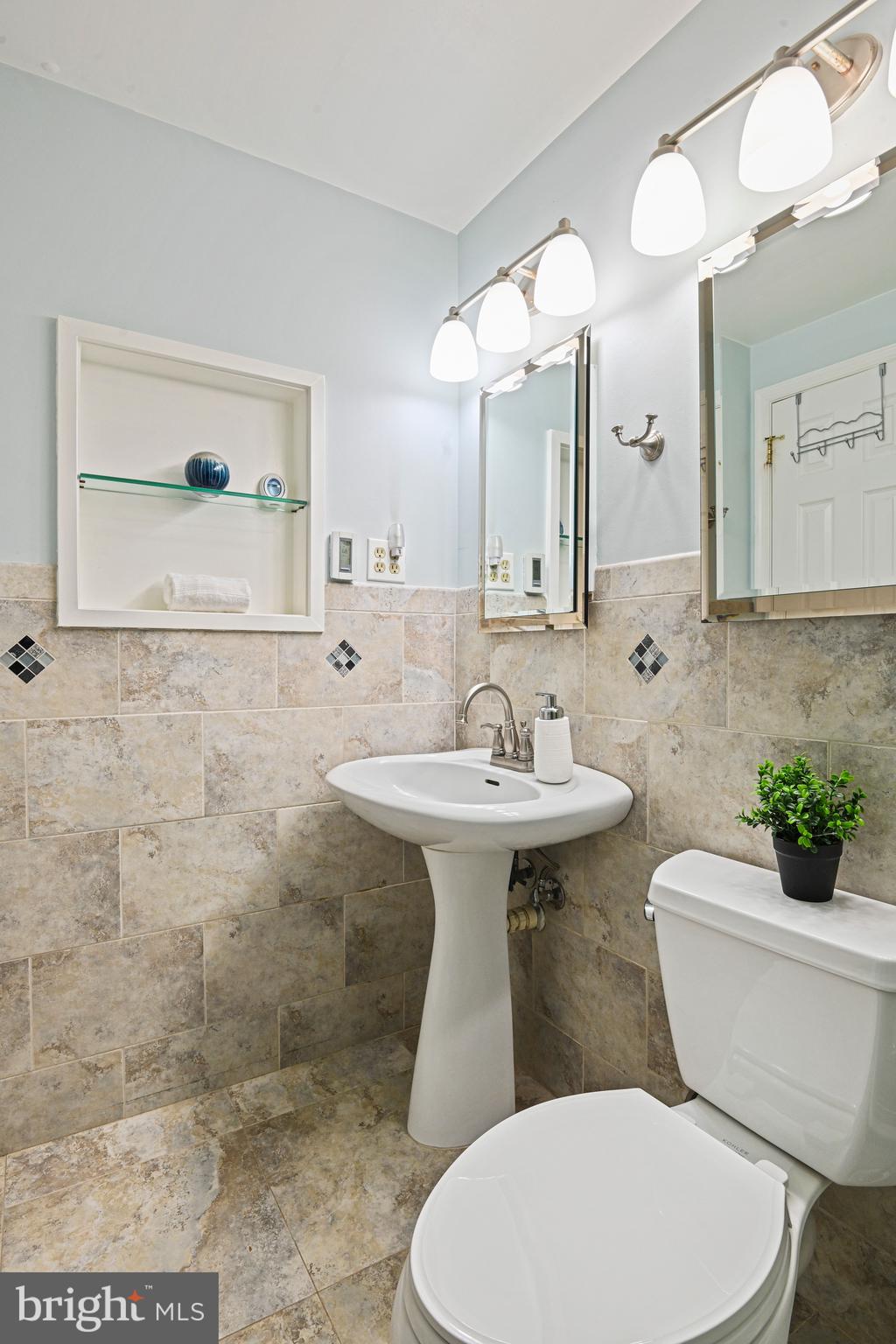 HIDDENBROOK - Residential