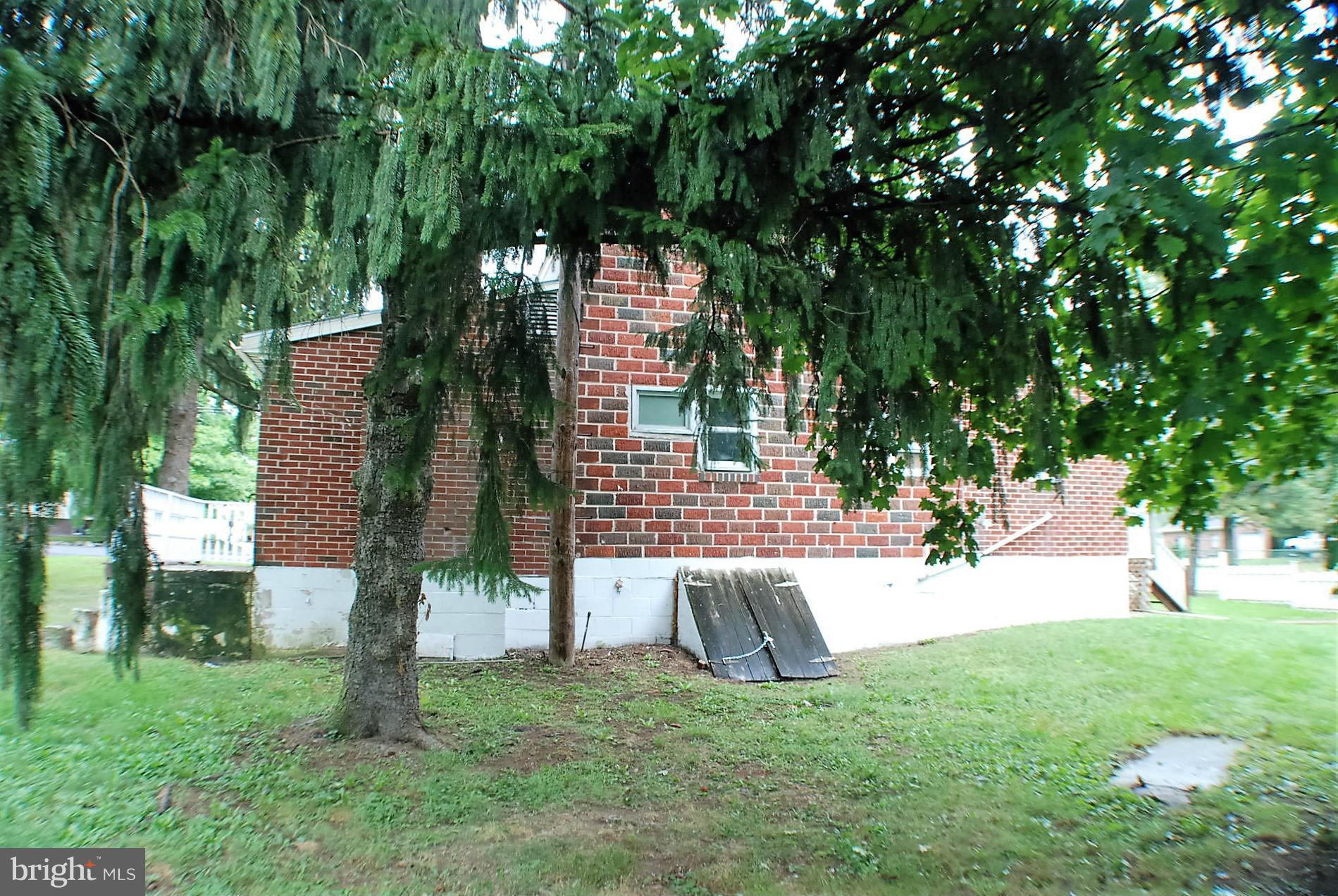 ROCK CLIFF - Residential