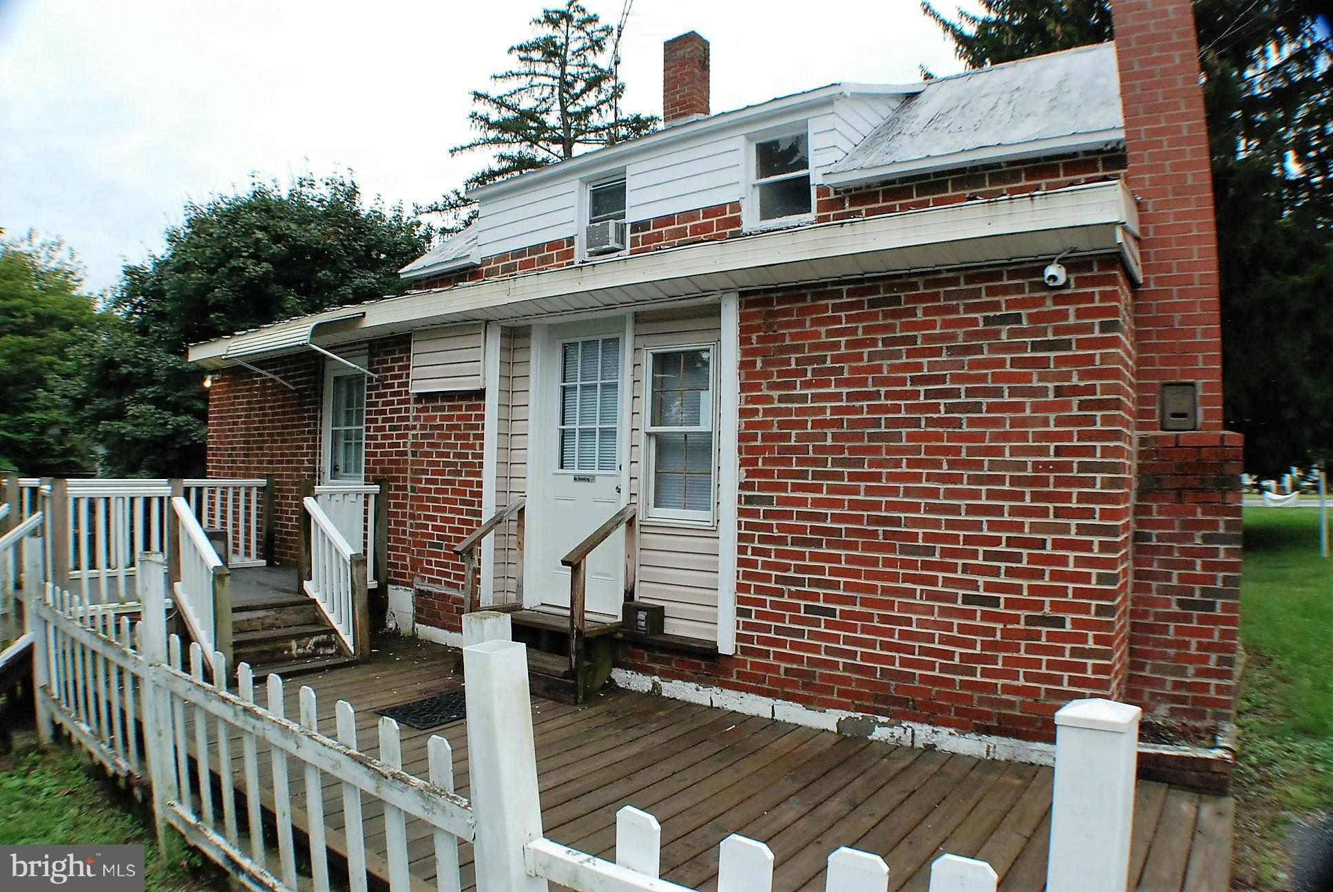 ROCK CLIFF - Residential