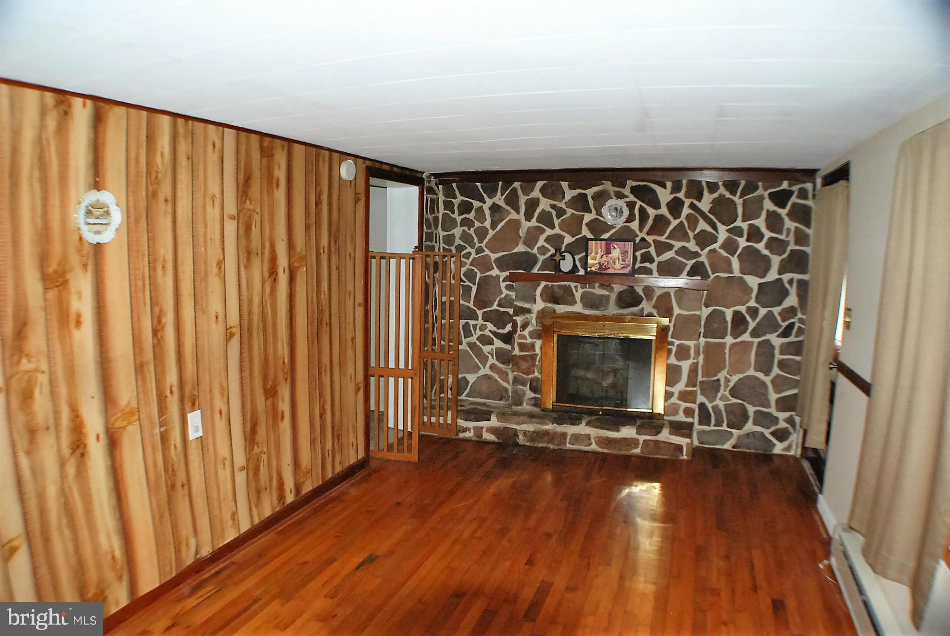 ROCK CLIFF - Residential