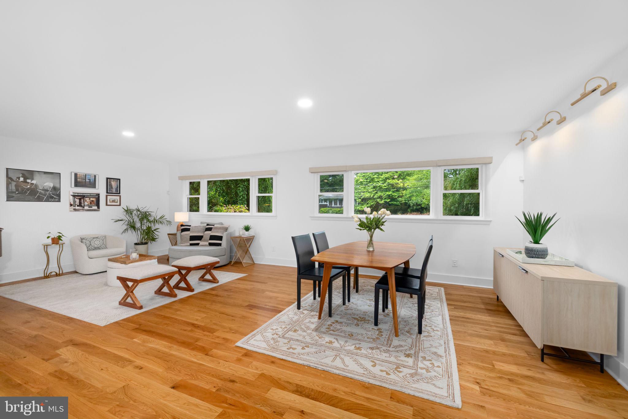LAKE BARCROFT - Residential