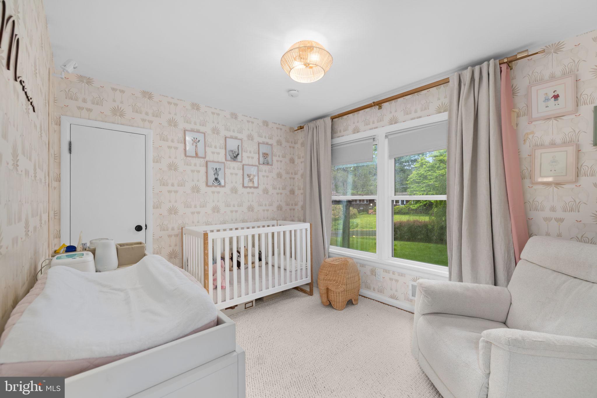 LAKE BARCROFT - Residential