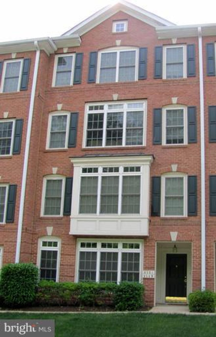 GORGEOUS 3 BR 2.5 BATH 2 LEVEL TOWNHOME**KITCHEN BOASTS GRANITE COUNTERTOPS &STAINLESSSTEEL APPLIANCES. OFFERS LUXURIOUS MASTER BATH, SPACIOUSROOMS, FIREPLACE, BALCONY, WASHER/DRYER & GARAGEPARKING! AMAZING LOCATION. Outdoor Pool, Community Center, Tot-Lots Close to Fairfax Corner/Fair Oaks  ProcessingFee $50/per Applicant to The Albrittain Group.