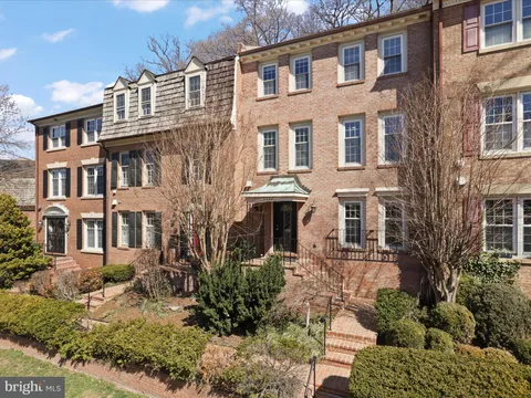 2369 S Queen Street, Arlington, VA MLS: VAAR2054504