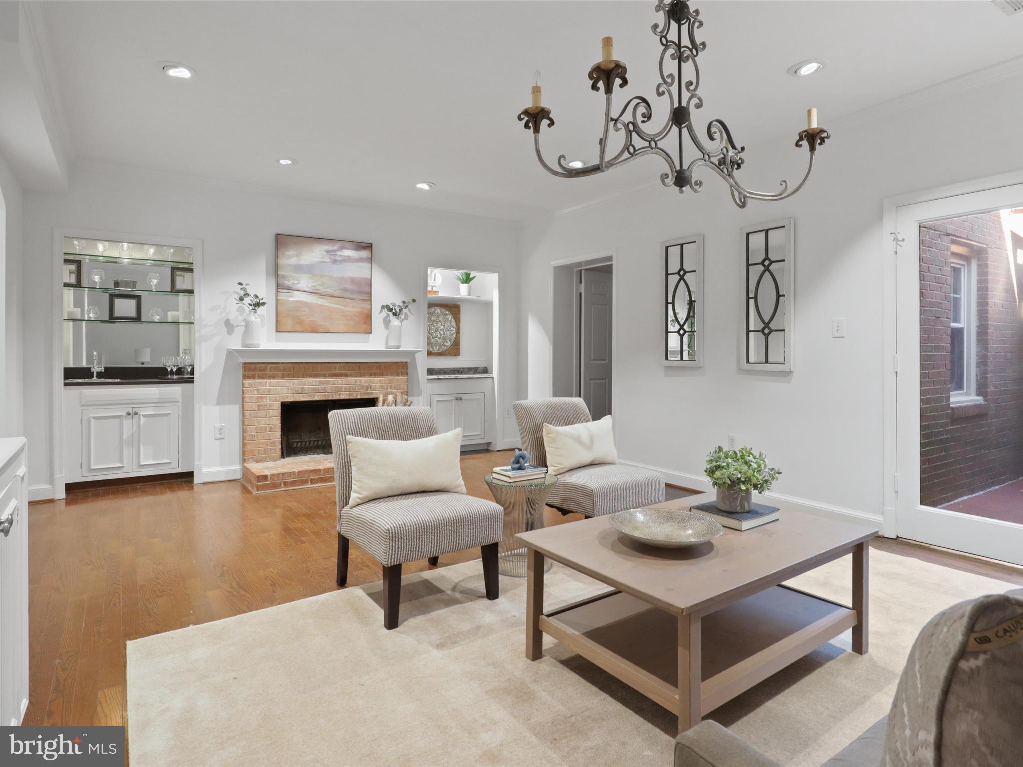 FOREST HILLS - Residential